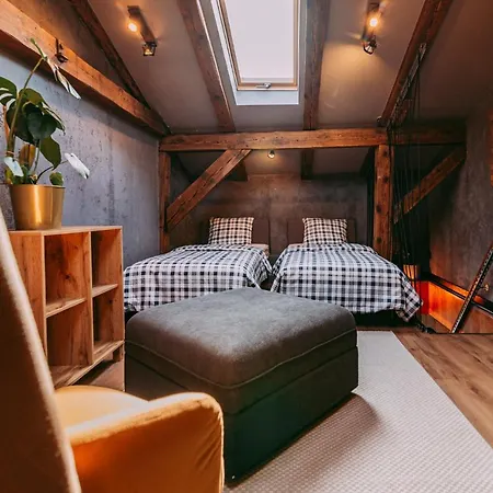 Apartman Garncarska 3 *